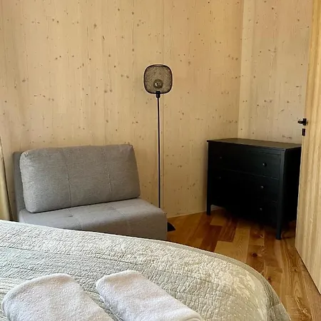 Apartment Cosy 1-bedroom With Free Parking